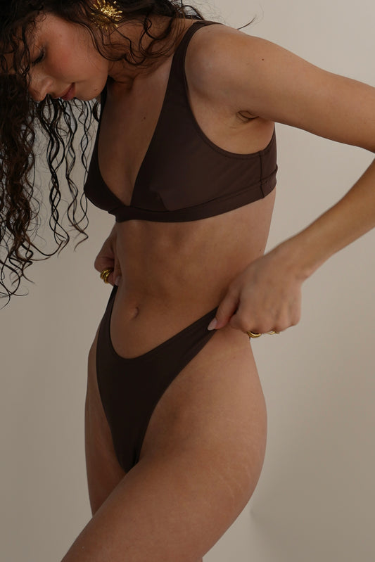 ÉPURE MARRON STRING